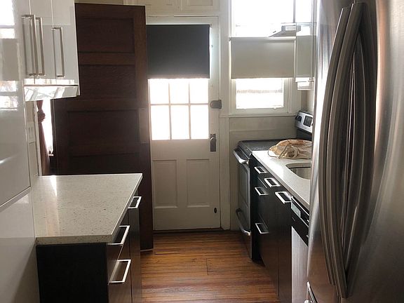 4th image of 4641 Spruce St Floor 1