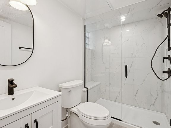 4th image of 4345 N Lincoln Ave APT 2