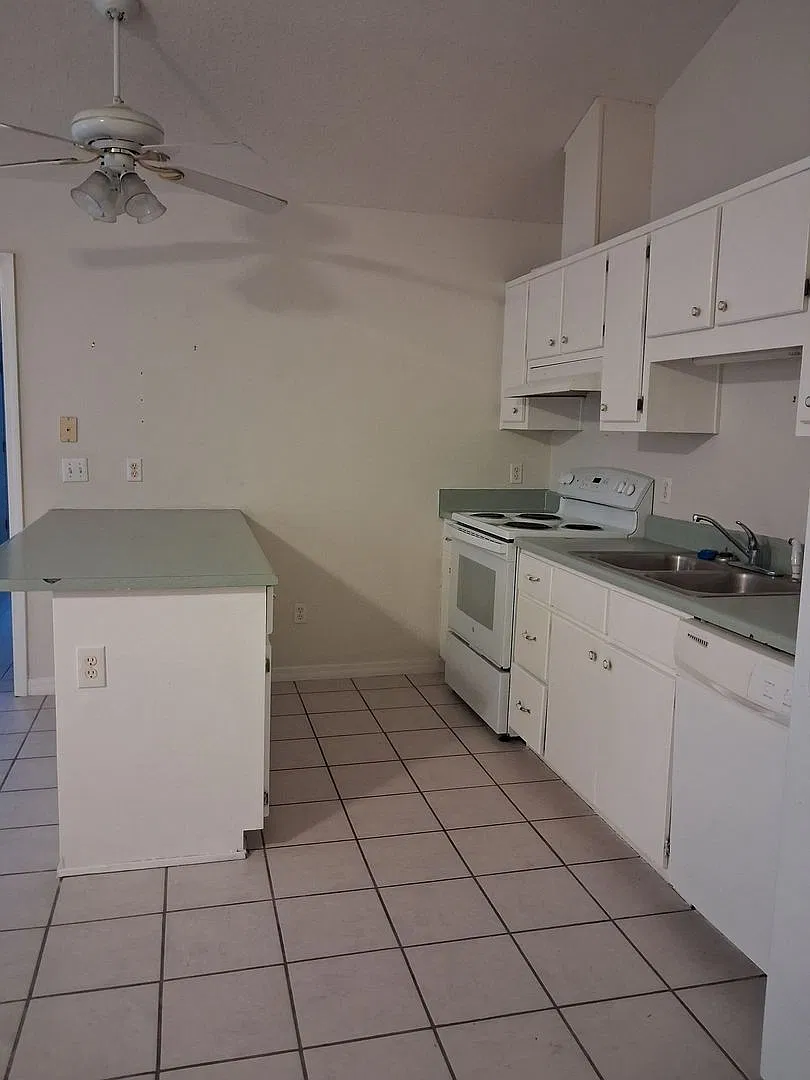 6616 Beach Drive — Photo 3