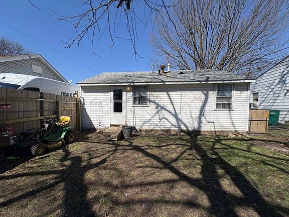 2nd image of 1035 Elmhurst Ave