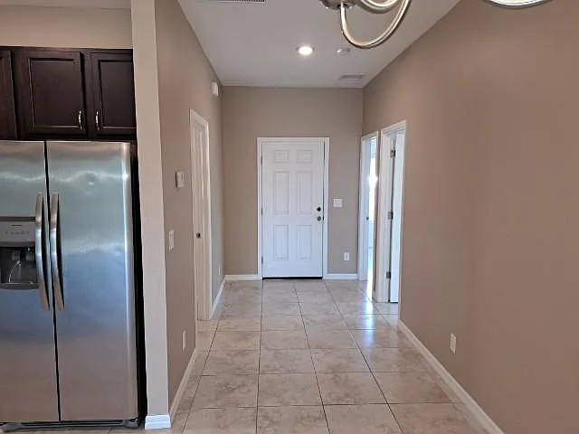3 bed, 1255 sqft, $1,585 — Photo 2