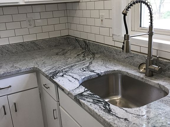 3rd image of 427 Franklin Ave