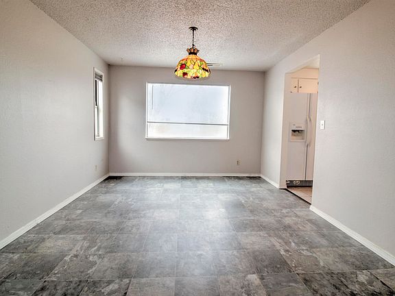 5th image of 2135 Blue Jay Ln