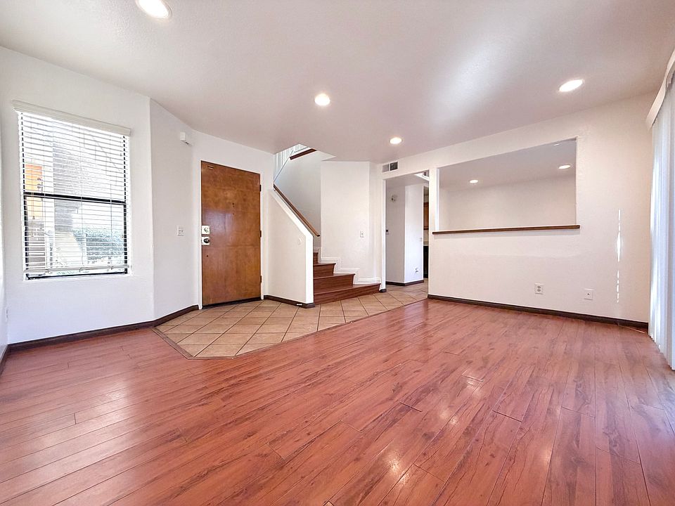 1st image of 13825 Beaver St Unit 10