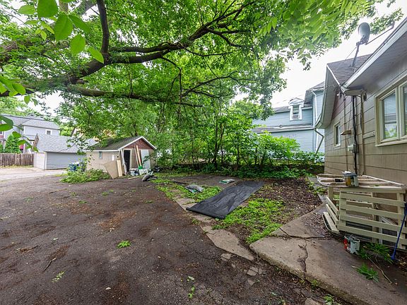 5th image of 955 Wilson Ave