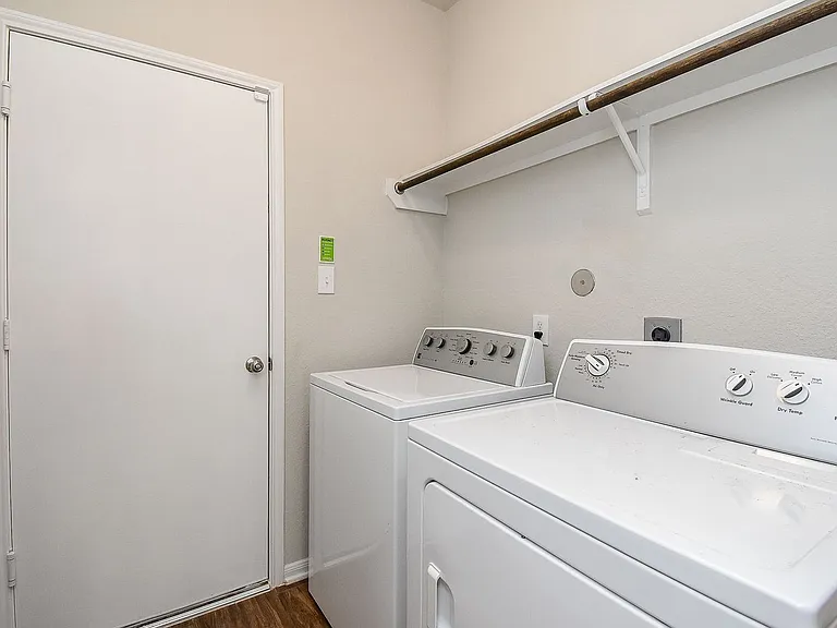 4442 Buentello Dr — Photo 37