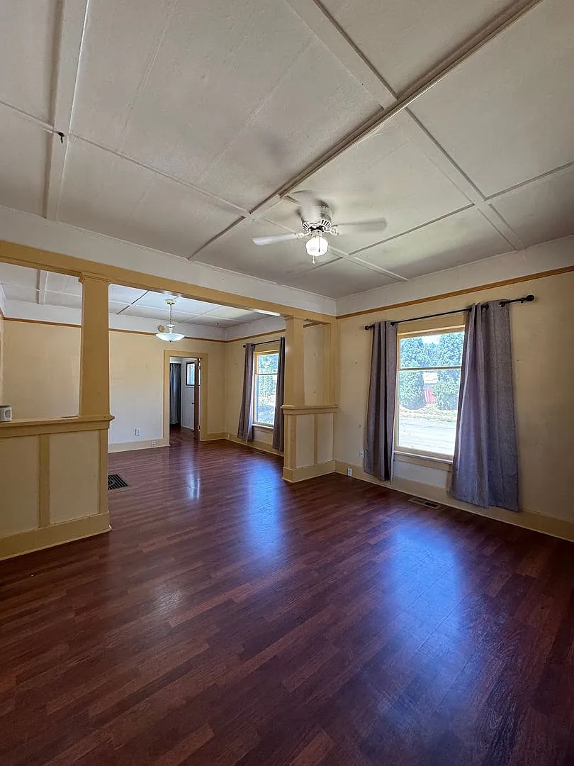 509 N. Cle Elum St — Photo 2