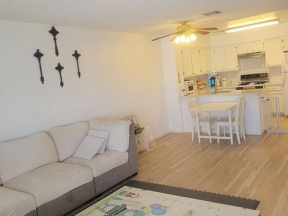 2nd image of 2140 Willowbury Dr Unit A