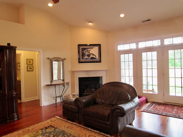 1271 Greenbriar Dr — Photo 13