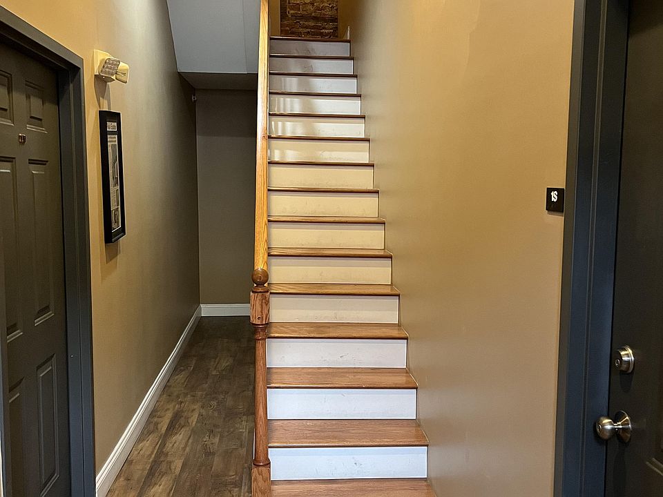 Hall/Stairs