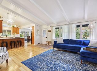 25640 Sunnyvale Ln, Shorewood, MN 55331