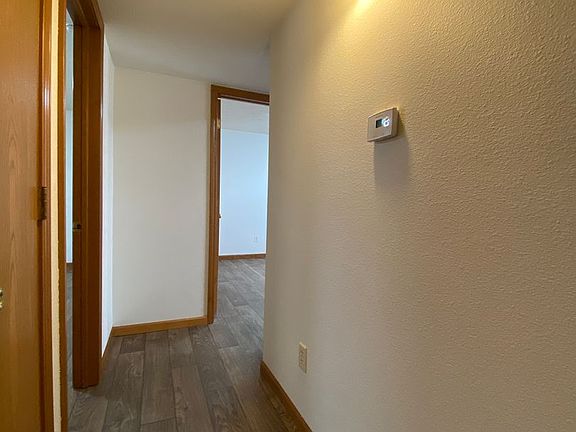 4th image of 275 Woodridge Ct APT A