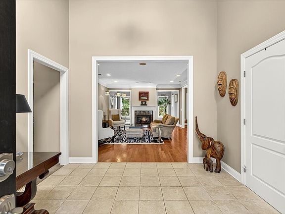 5th image of 1003 Thistle Ct