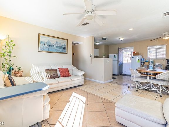 3rd image of 7033 Oakland Cir