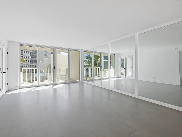 1360 S Ocean Blvd #403 — Photo 24