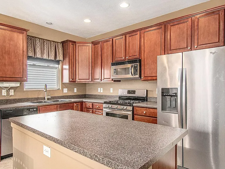 4722 S 194th Ave — Photo 13