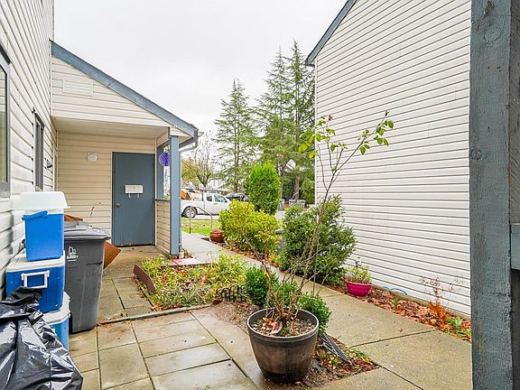 3rd image of 13734 67th Ave #183