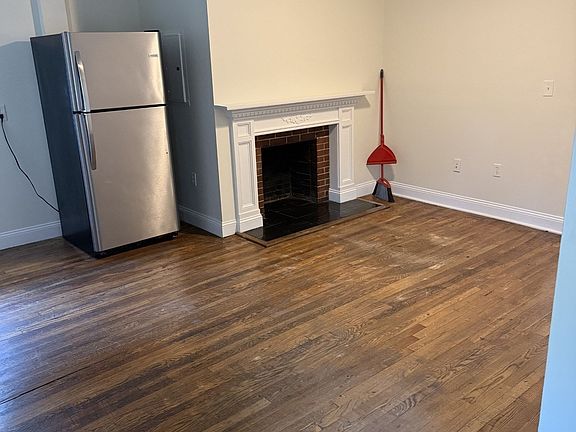 2nd image of 135 Commercial St #0