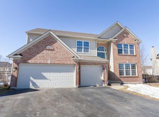 218 Glenbrook Ct, Gilberts, IL 60136