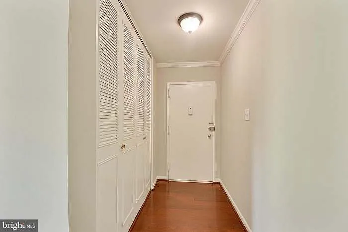 10626 Weymouth St #102 — Photo 15