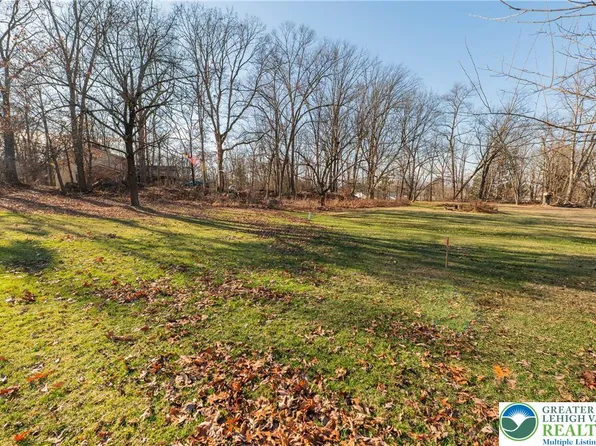 615 Fairview St, Emmaus, PA 18049