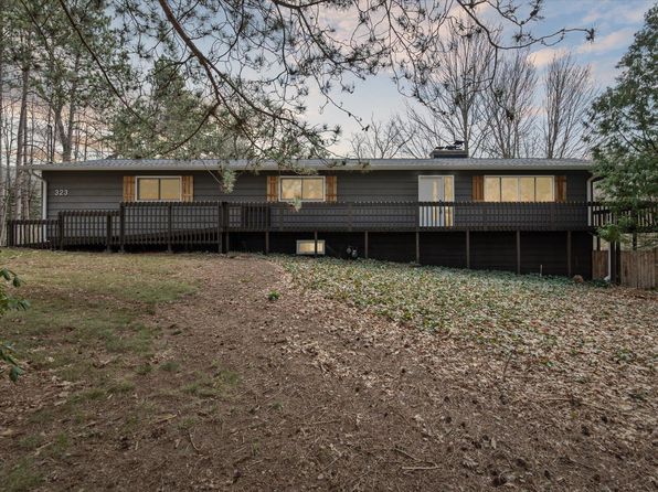323 13th St, Plainwell, MI 49080