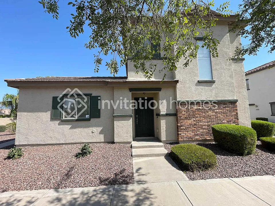 4610 E Laurel Ct