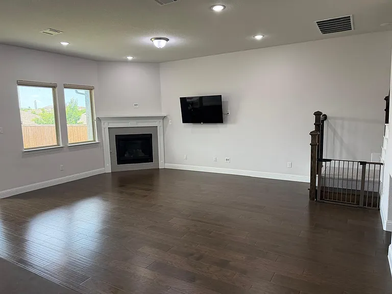 1313 Johnson Dr — Photo 9