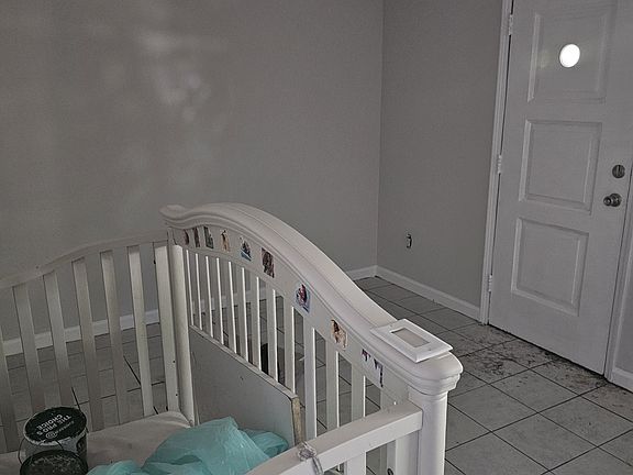 5th image of 4 S Oak St