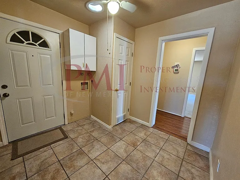 1735 S Locust St — Photo 16
