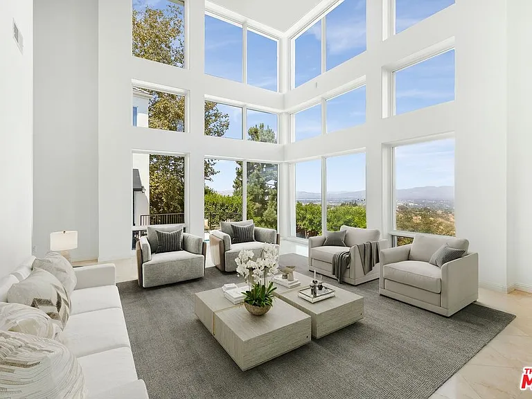 14435 Mulholland Dr — Photo 9