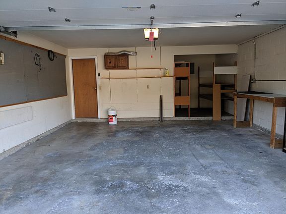 3rd image of 7643 Downing St