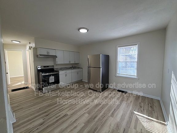 3rd image of 202 Manning Ave