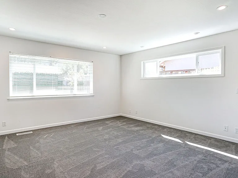 118 Van Buren Ct — Photo 16