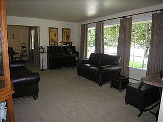 3rd image of 3105 Park St