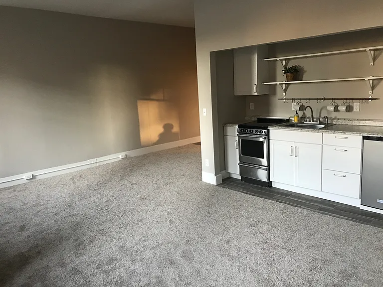 143 N Jackson St — Photo 8