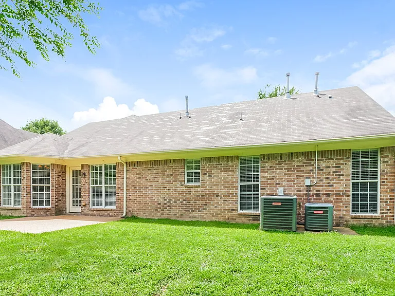 10316 Cottage Oaks Dr — Photo 16