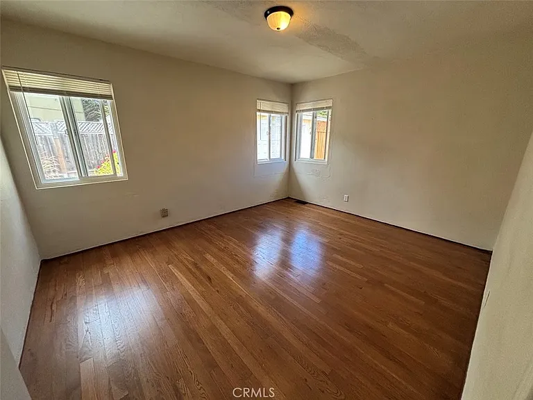 265 Chatham Ln — Photo 16