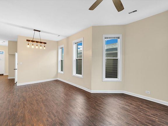 3rd image of 4823 S Indiana Ave