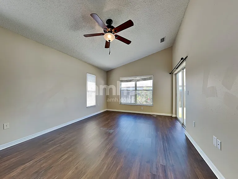 10250 Peoples Loop — Photo 8