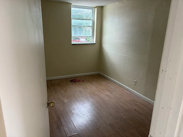 111 S Sycamore St #211 — Photo 3