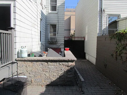 Rented by Windsor Homes Realty Corp | media 2