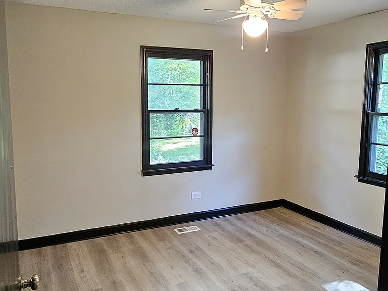 609 N Rhyne St — Photo 10