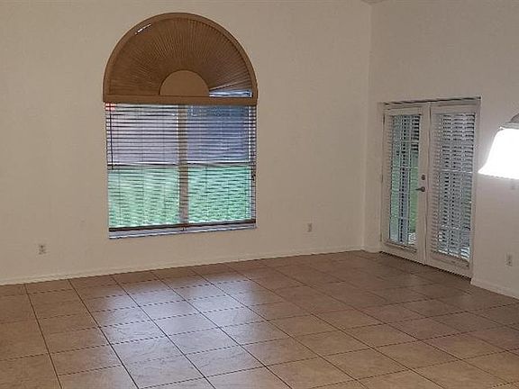 4th image of 10061 Portofino Dr