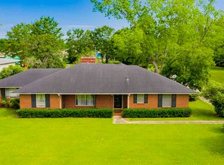 706 W Laurel Ave, Foley, AL 36535