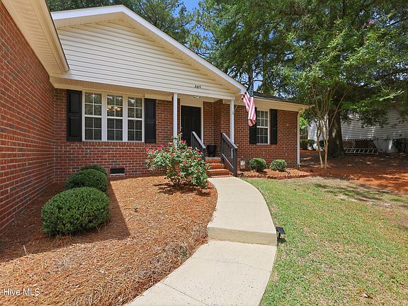 2nd image of 2405 Longleaf Drive W