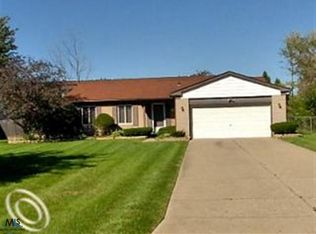 25075 Lathrup St, Southfield, MI