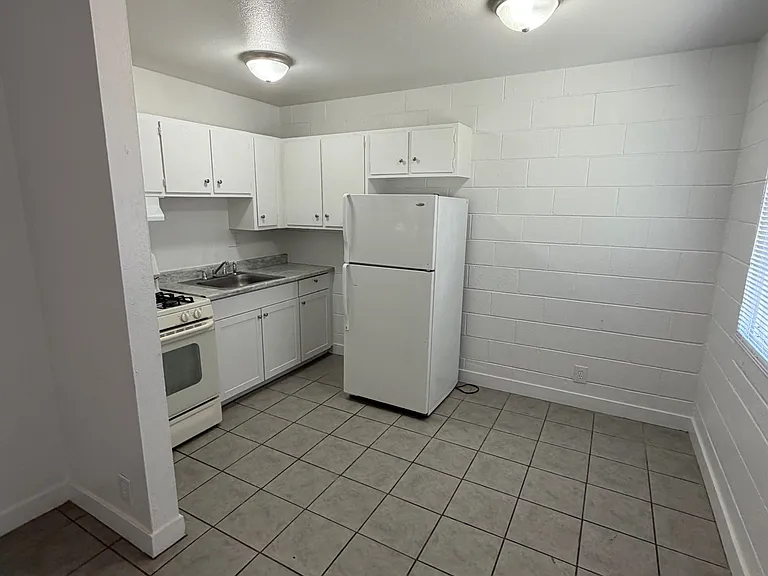 2304 Clifford Ave #67 — Photo 3