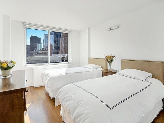 4th image of 220 E 65th St APT 17G