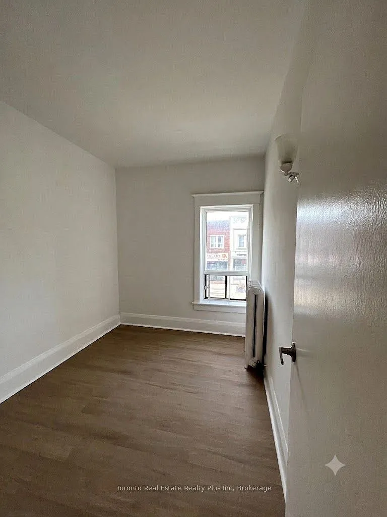 3 bed, $2,900 — Photo 2